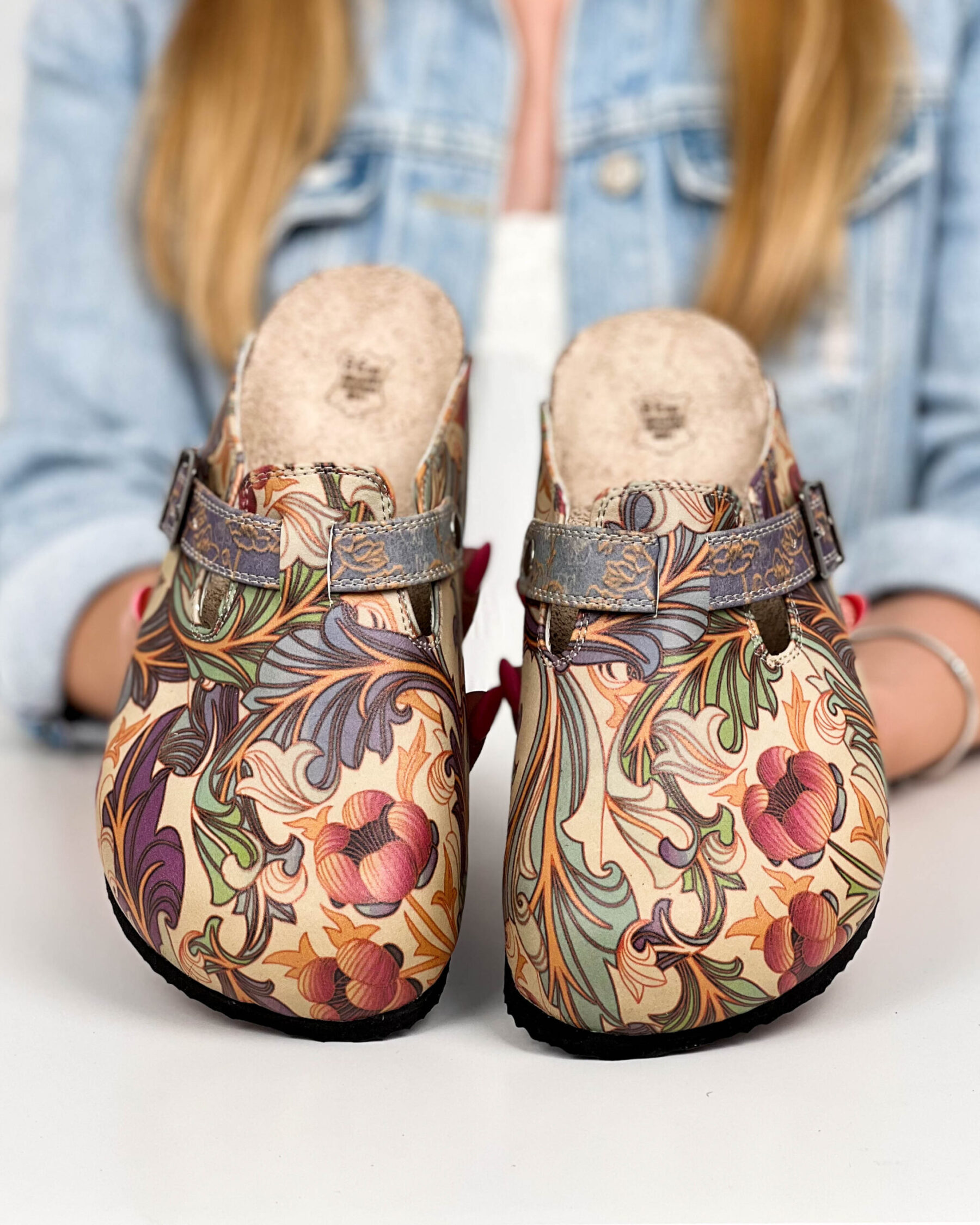 Ciabatte tipo sabot da donna fatte a mano con plantare ortopedico in vera pelle 700183
