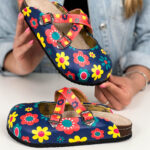 Sabot anatomico colorato con sottopiede in scamosciata / Sabot anatomico colorato con sottopiede in scamosciata /