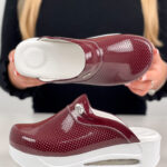 Ciabatte sanitarie da donna con zeppa / Ciabatte sanitarie da donna con zeppa /