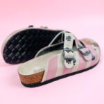 Sabot anatomico colorato con sottopiede in scamosciata / Sabot anatomico colorato con sottopiede in scamosciata /