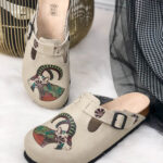 Sabot anatomico colorato con sottopiede in scamosciata / Sabot anatomico colorato con sottopiede in scamosciata /