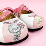 Sabot anatomico colorato con sottopiede in scamosciata / Sabot anatomico colorato con sottopiede in scamosciata /