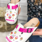 Sabot anatomico colorato con sottopiede in scamosciata / Sabot anatomico colorato con sottopiede in scamosciata /