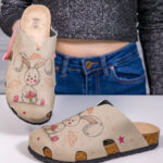 Sabot anatomico colorato con sottopiede in scamosciata / Sabot anatomico colorato con sottopiede in scamosciata /