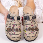 Sabot anatomico colorato con sottopiede in scamosciata / Sabot anatomico colorato con sottopiede in scamosciata /