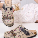 Sabot anatomico colorato con sottopiede in scamosciata / Sabot anatomico colorato con sottopiede in scamosciata /