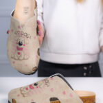 Sabot anatomico colorato con sottopiede in scamosciata / Sabot anatomico colorato con sottopiede in scamosciata /