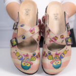 Sabot anatomico colorato con sottopiede in scamosciata / Sabot anatomico colorato con sottopiede in scamosciata /