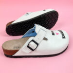 Sabot anatomico colorato con sottopiede in scamosciata / Sabot anatomico colorato con sottopiede in scamosciata /