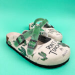 Sabot anatomico colorato con sottopiede in scamosciata / Sabot anatomico colorato con sottopiede in scamosciata /