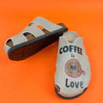 Sabot anatomico colorato con sottopiede in scamosciata / Sabot anatomico colorato con sottopiede in scamosciata /