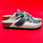 Sabot anatomico colorato con sottopiede in scamosciata / Sabot anatomico colorato con sottopiede in scamosciata /