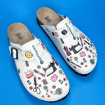 Sabot anatomico colorato con sottopiede in scamosciata / Sabot anatomico colorato con sottopiede in scamosciata /