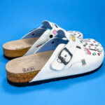 Sabot anatomico colorato con sottopiede in scamosciata / Sabot anatomico colorato con sottopiede in scamosciata /