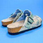 Sabot anatomico colorato con sottopiede in scamosciata / Sabot anatomico colorato con sottopiede in scamosciata /