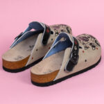 Sabot anatomico colorato con sottopiede in scamosciata / Sabot anatomico colorato con sottopiede in scamosciata /