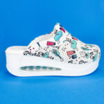 Ciabatte sanitarie da donna con zeppa / Ciabatte sanitarie da donna con zeppa /