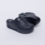 Ciabatte chiuse da donna in pelle con sottopiede soft / Ciabatte chiuse da donna in pelle con sottopiede soft /