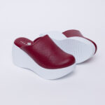 Ciabatte chiuse da donna in pelle con sottopiede soft / Ciabatte chiuse da donna in pelle con sottopiede soft /