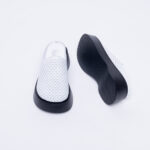 Ciabatte chiuse da donna in pelle con sottopiede soft /