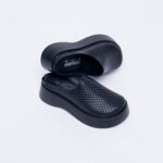 Ciabatte chiuse da donna in pelle con sottopiede soft / Ciabatte chiuse da donna in pelle con sottopiede soft /