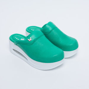 Ciabatte chiuse da donna in pelle con sottopiede soft Zoccoli sanitari donna Monocolore Ciabatte chiuse da donna in pelle con sottopiede soft Zoccoli sanitari donna Monocolore