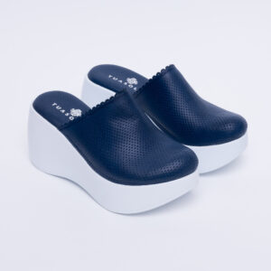 Ciabatte chiuse da donna in pelle con sottopiede soft Zoccoli sanitari donna Monocolore Ciabatte chiuse da donna in pelle con sottopiede soft Zoccoli sanitari donna Monocolore