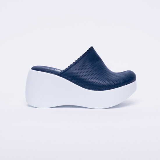 Alternative view of Ciabatte chiuse da donna in pelle con sottopiede soft