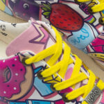 Scarpe sportive da donna con stampa colorata realizzata in ecopelle / Scarpe sportive da donna con stampa colorata realizzata in ecopelle /