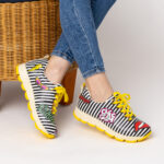 Scarpe sportive da donna con stampa colorata realizzata in ecopelle /