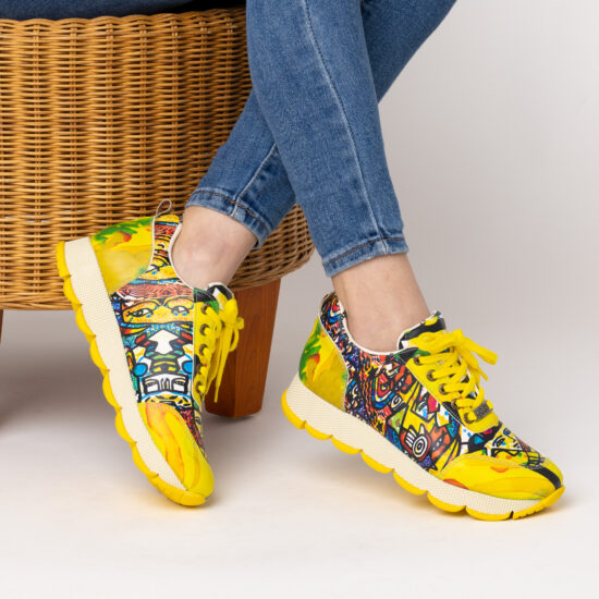 Scarpe sportive da donna con stampa colorata realizzata in ecopelle SCONTO 2