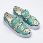 Scarpe sportive da donna con stampa colorata realizzata in ecopelle / Scarpe sportive da donna con stampa colorata realizzata in ecopelle /