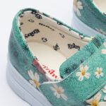 Scarpe sportive da donna con stampa colorata realizzata in ecopelle / Scarpe sportive da donna con stampa colorata realizzata in ecopelle /