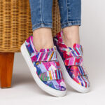 Scarpe sportive da donna con stampa colorata realizzata in ecopelle / Scarpe sportive da donna con stampa colorata realizzata in ecopelle /