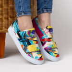 Scarpe sportive da donna con stampa colorata realizzata in ecopelle / Scarpe sportive da donna con stampa colorata realizzata in ecopelle /