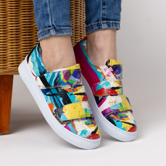 Scarpe sportive da donna con stampa colorata realizzata in ecopelle SCONTO 2