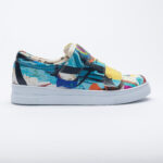 Scarpe sportive da donna con stampa colorata realizzata in ecopelle / Scarpe sportive da donna con stampa colorata realizzata in ecopelle /