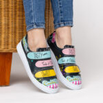 Scarpe sportive da donna con stampa colorata realizzata in ecopelle / Scarpe sportive da donna con stampa colorata realizzata in ecopelle /