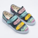 Scarpe sportive da donna con stampa colorata realizzata in ecopelle / Scarpe sportive da donna con stampa colorata realizzata in ecopelle /