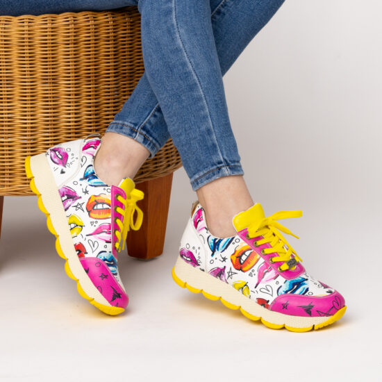 Scarpe sportive da donna con stampa colorata realizzata in ecopelle SCONTO 2 Scarpe sportive da donna con stampa colorata realizzata in ecopelle SCONTO 2