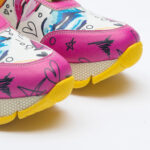 Scarpe sportive da donna con stampa colorata realizzata in ecopelle /