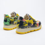 Scarpe sportive da donna con stampa colorata realizzata in ecopelle / Scarpe sportive da donna con stampa colorata realizzata in ecopelle /