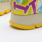 Scarpe sportive da donna con stampa colorata realizzata in ecopelle / Scarpe sportive da donna con stampa colorata realizzata in ecopelle /