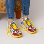 Scarpe sportive donna con stampa colorata realizzata in ecopelle / Scarpe sportive donna con stampa colorata realizzata in ecopelle /