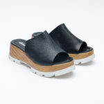 Zoccoli neri da donna con zeppa in pelle /