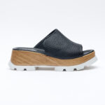 Zoccoli neri da donna con zeppa in pelle /