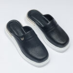 Sabot da donna in pelle con punta chiusa / Sabot da donna in pelle con punta chiusa /