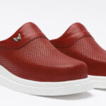 Sabot da donna in pelle con punta chiusa / Sabot da donna in pelle con punta chiusa /