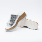 Zoccoli con zeppa da donna in pelle argentata /