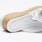 Zoccoli con zeppa da donna in pelle argentata /